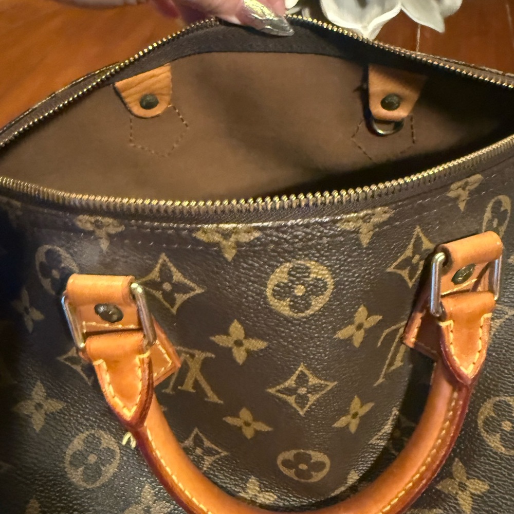 Loius Vuitton Authentic Brown & Tan Monogram Speedy 30 Bag - Picture 9 of 11